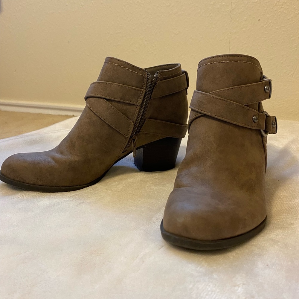 Brown zip-up ankle booties